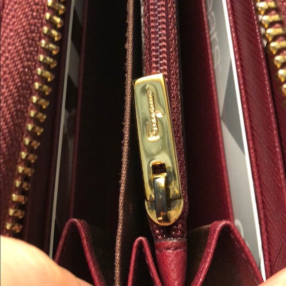 Salvatore Ferragamo wallet - Picture 7 of 8